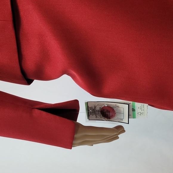 LE Suit Petite Crimson Crepe  2 Piece Skirt  And Blazer Suit - Picture 17 of 17